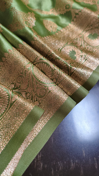 Suneri Resham Jade