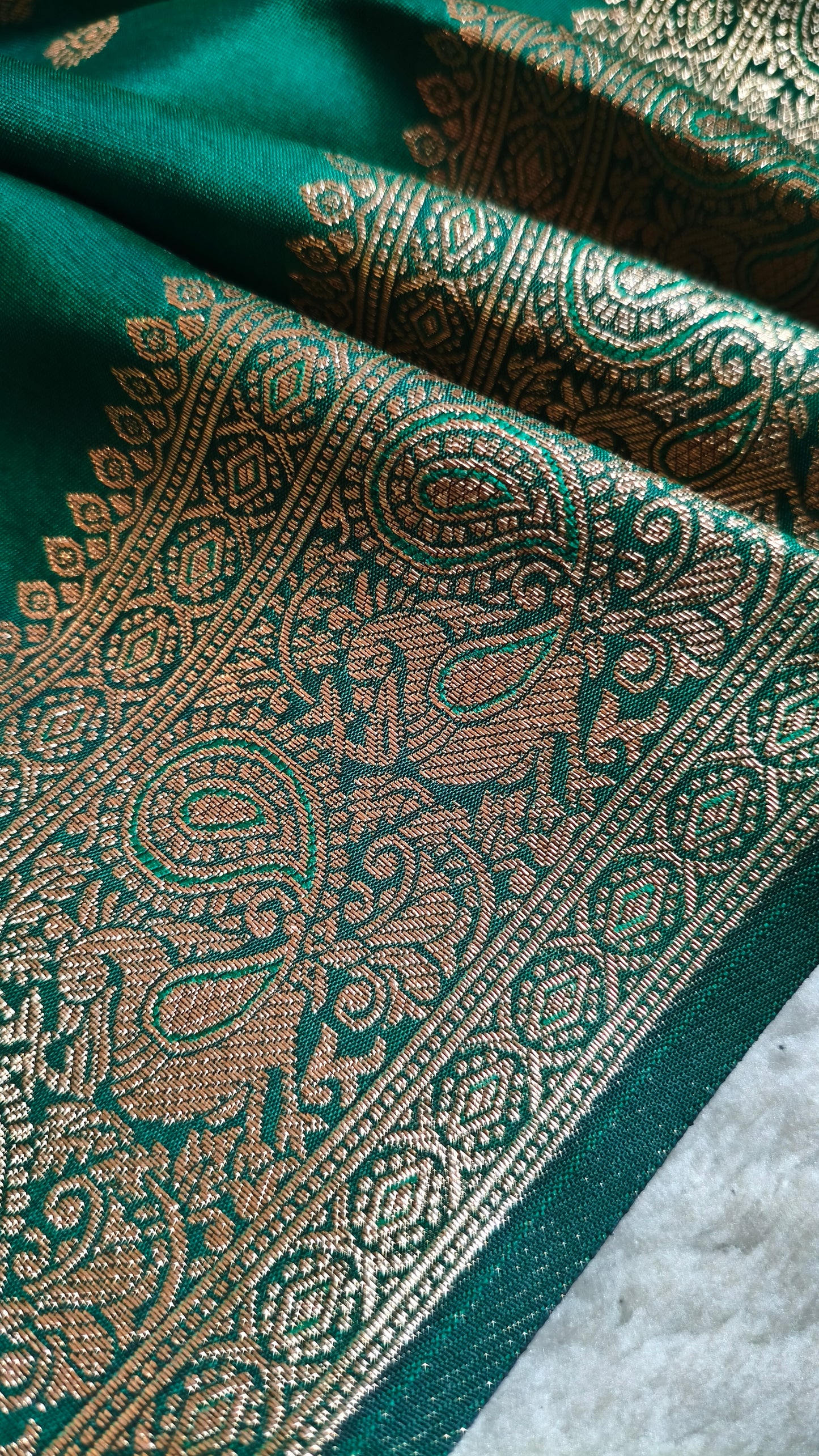 PESHWAI Emerald Muse